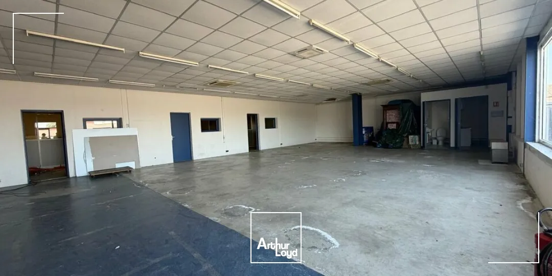 Locaux d'activité & Entrepôts - Location - SAINT-DOULCHARD - 18230 - 250-250 - 7812230