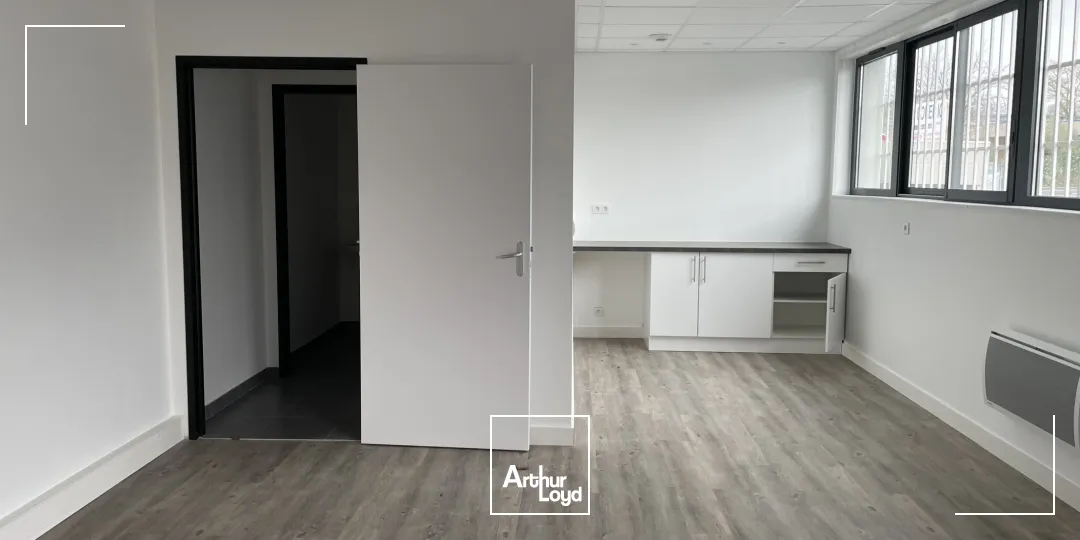 Locaux commerciaux - Location - SAINT HERBLAIN - 44800 - 225-600 - 7812992