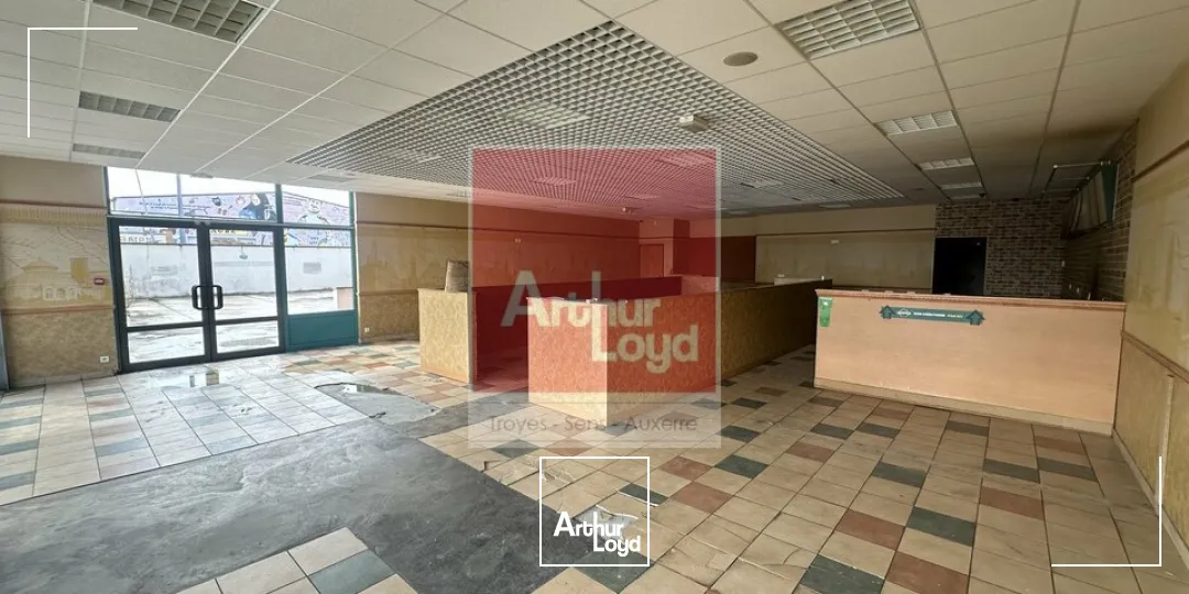Locaux commerciaux - Location - PONT-SAINTE-MARIE - 10150 - 209-209 - 7813495