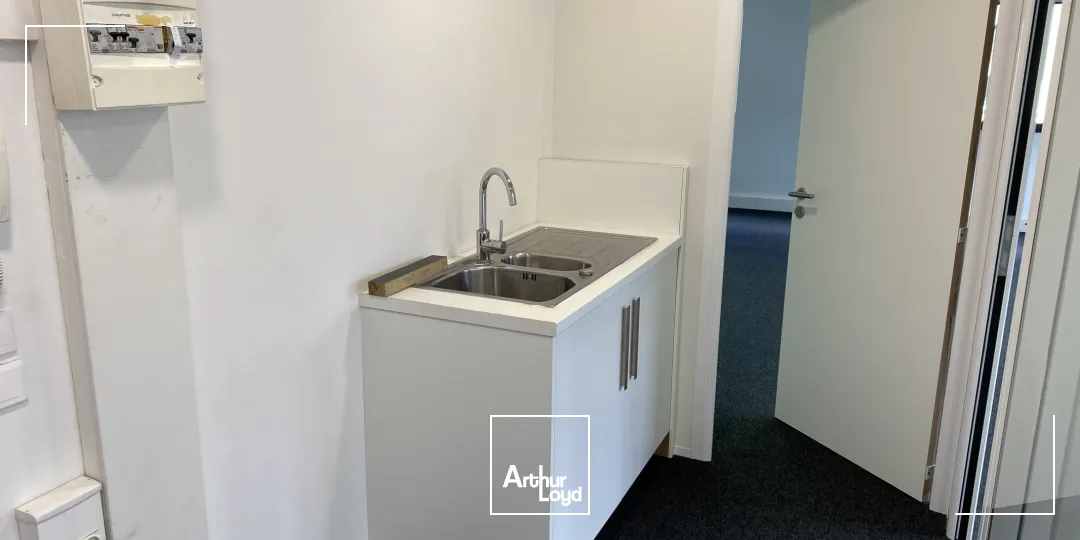 Bureaux - Location - CANEJAN - 33610 - 112.03-816.72 - 7813611