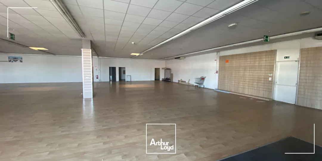 Locaux commerciaux - Location - ROCHEFORT - 17300 - 660-660 - 7816188