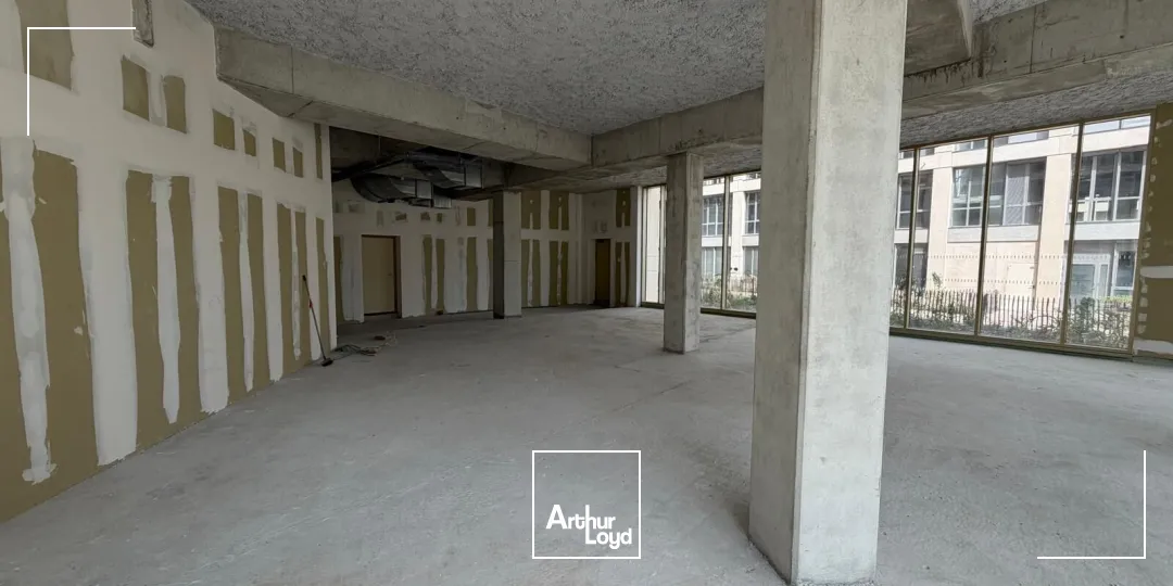 Locaux commerciaux - Location - BORDEAUX - 33800 - 143.5-369.4 - 7816588