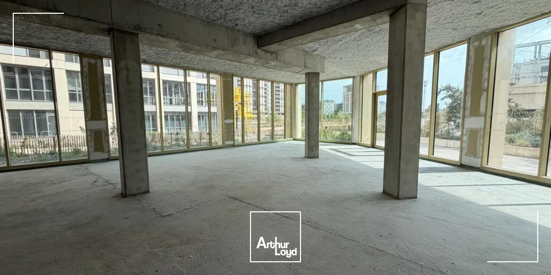 Locaux commerciaux - Location - BORDEAUX - 33800 - 143.5-369.4 - 7816587
