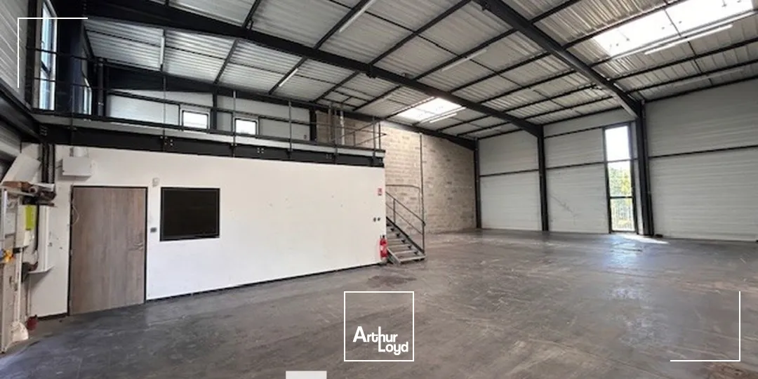 Locaux d'activité & Entrepôts - Location - DECINES CHARPIEU - 69150 - 161-486 - 7817083