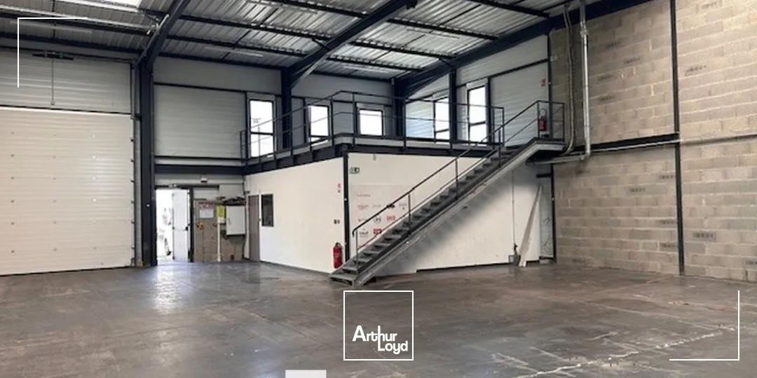 Locaux d'activité & Entrepôts - Location - DECINES CHARPIEU - 69150 - 161-486 - 7817084