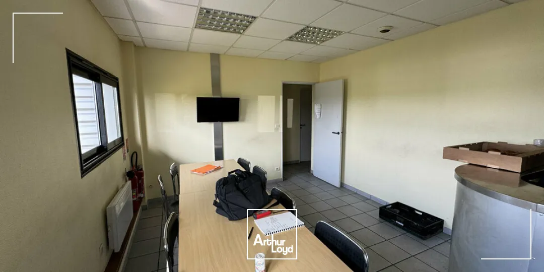 Locaux d'activité & Entrepôts - Vente - SAINT PATERNE RACAN - 37370 - 1200-1200 - 7817320