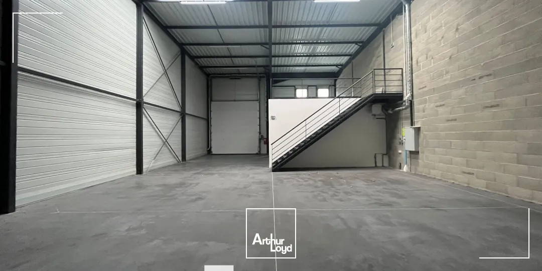 Locaux d'activité & Entrepôts - Location - VENISSIEUX - 69200 - 256.05-837.11 - 7818717
