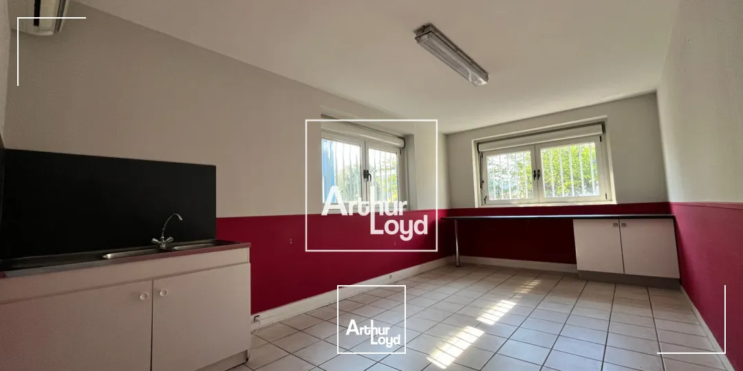 Locaux d'activité & Entrepôts - Location - GALLARGUES LE MONTUEUX - 30660 - 430-430 - 7819088