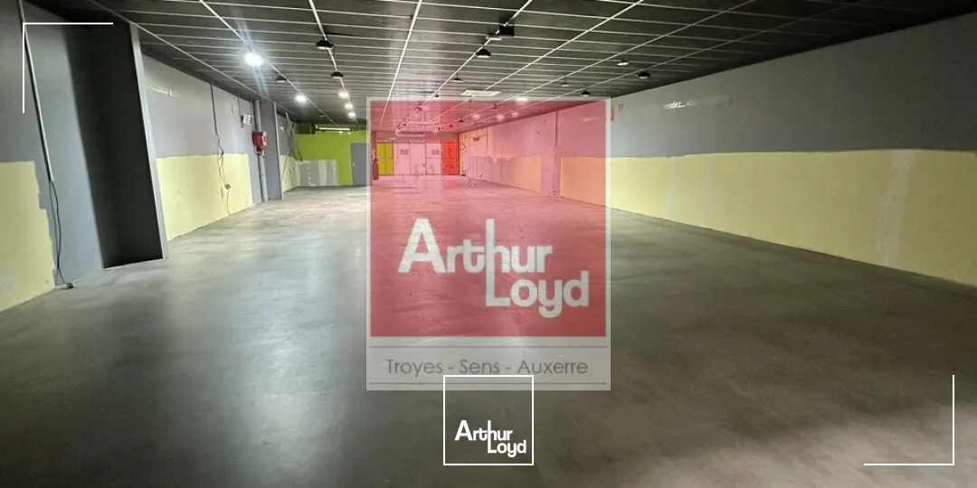 Locaux commerciaux - Location - SAINT-ANDRÉ-LES-VERGERS - 10120 - 530-530 - 7819913