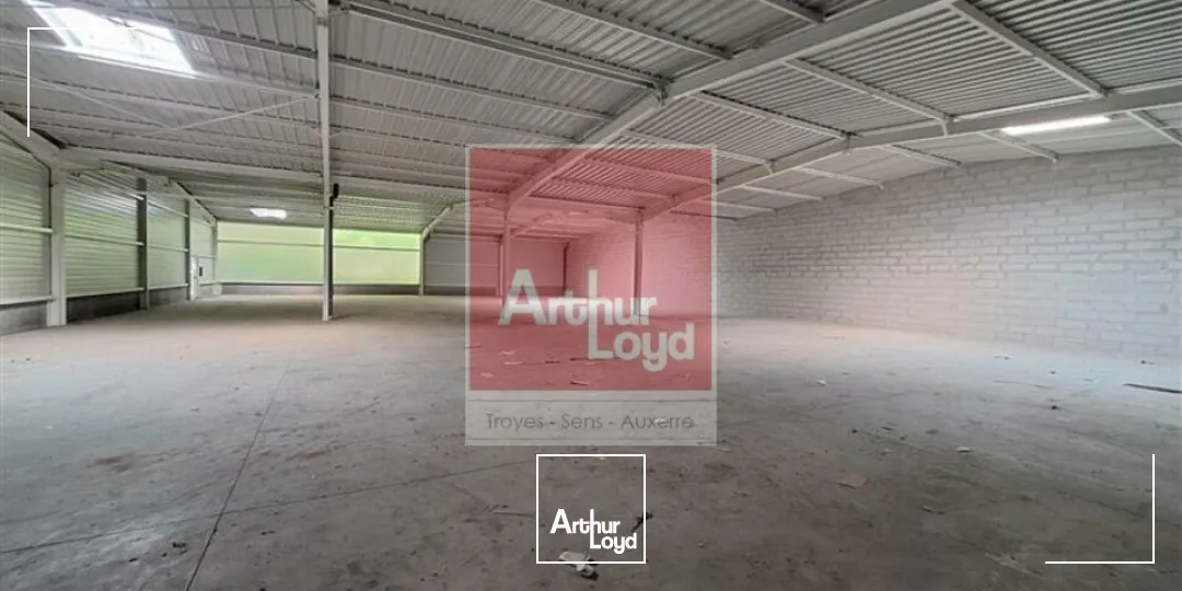 Locaux commerciaux - Location - MONÉTEAU - 89470 - 884.3-884.3 - 7821064