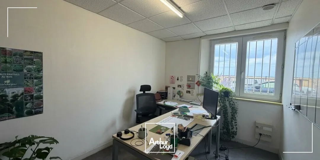 Locaux d'activité & Entrepôts - Location - TROUY - 18570 - 550-550 - 7821092