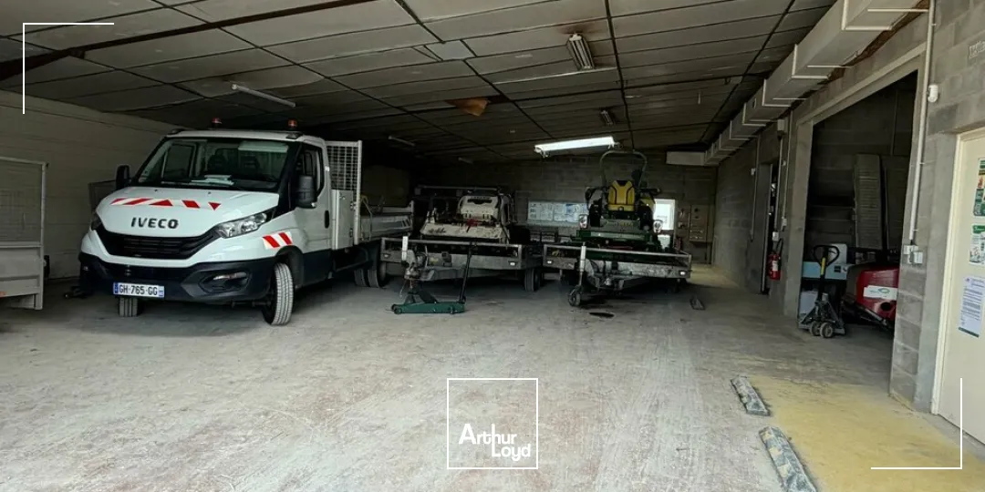 Locaux d'activité & Entrepôts - Location - TROUY - 18570 - 550-550 - 7821095