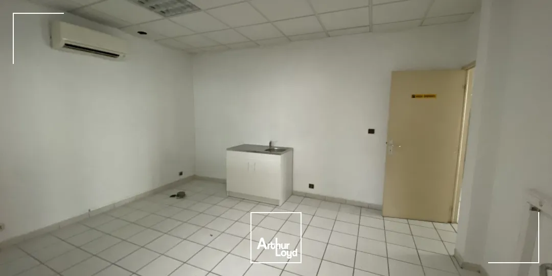 Bureaux - Location - SALON DE PROVENCE - 13300 - 200-200 - 7821124