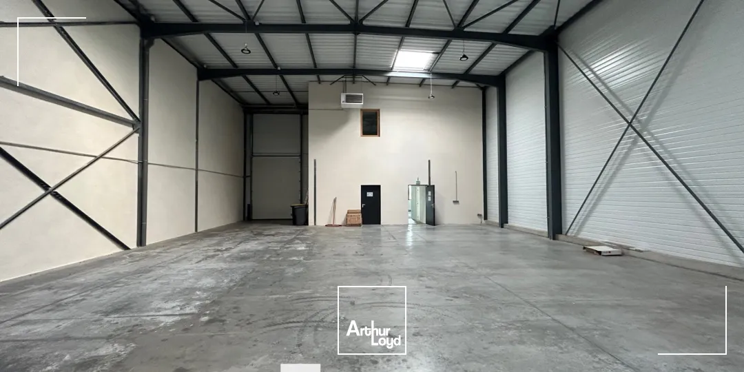 Locaux d'activité & Entrepôts - Location - RILLIEUX LA PAPE - 69140 - 456-456 - 7821625