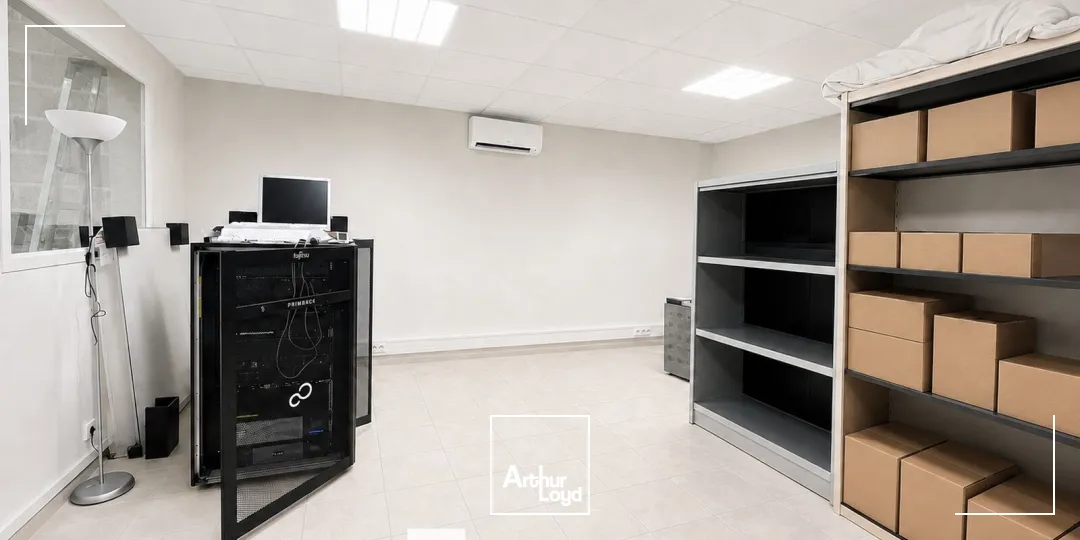 Locaux d'activité & Entrepôts - Location - BRINDAS - 69126 - 342-342 - 7821670