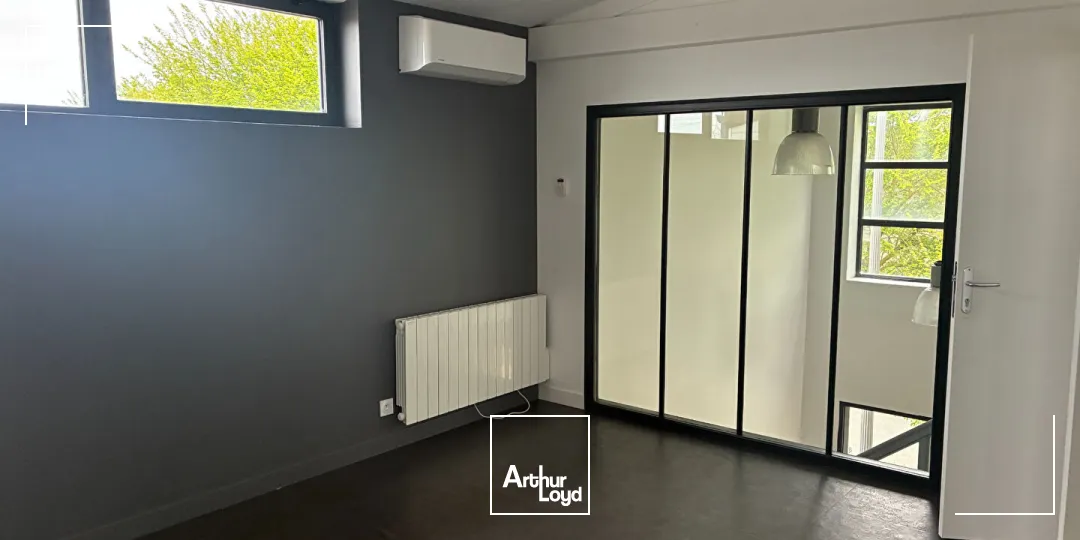 Locaux d'activité & Entrepôts - Location - L HOUMEAU - 17137 - 239-239 - 7821784