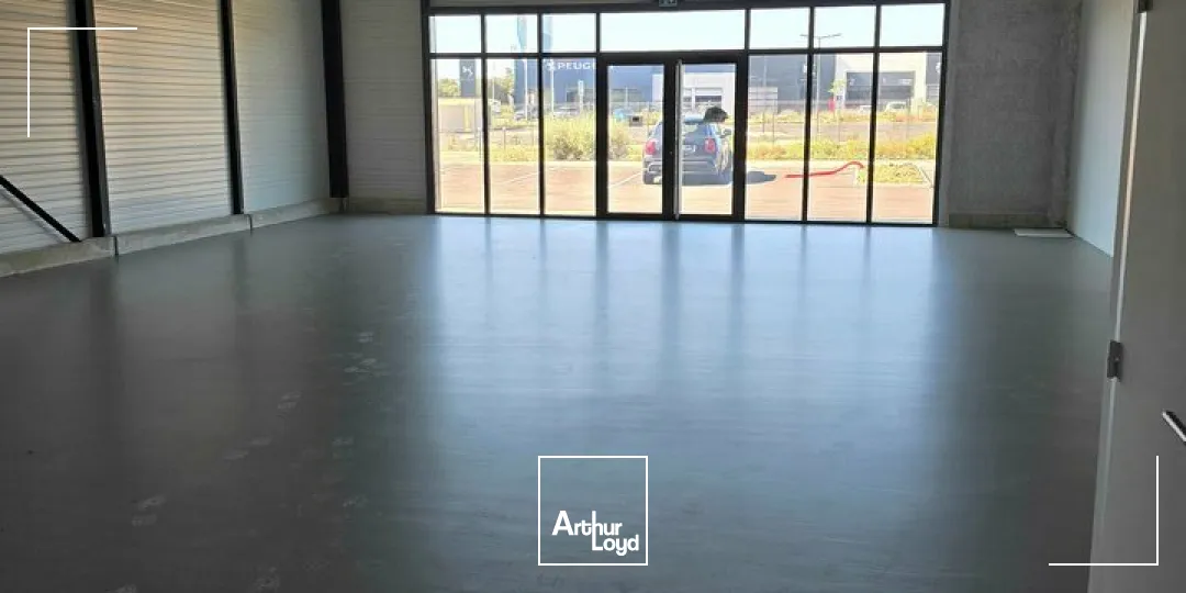 Locaux commerciaux - Location - SAINT PAUL TROIS CHATEAUX - 26130 - 163-163 - 7821892