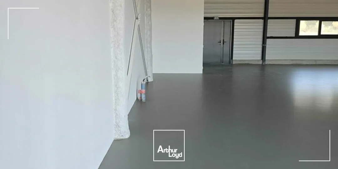 Locaux commerciaux - Location - SAINT PAUL TROIS CHATEAUX - 26130 - 163-163 - 7821900