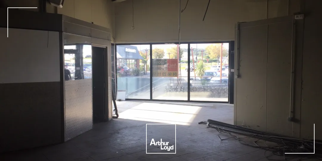 Locaux commerciaux - Location - NIMES - 30900 - 65-65 - 7822967