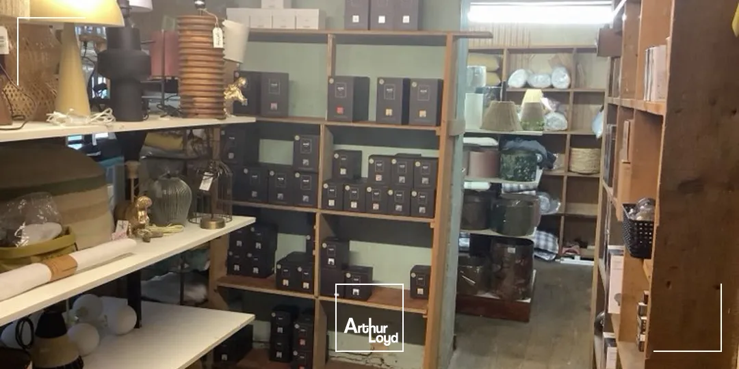 Locaux commerciaux - Vente - EU - 76260 - 315-315 - 7824657