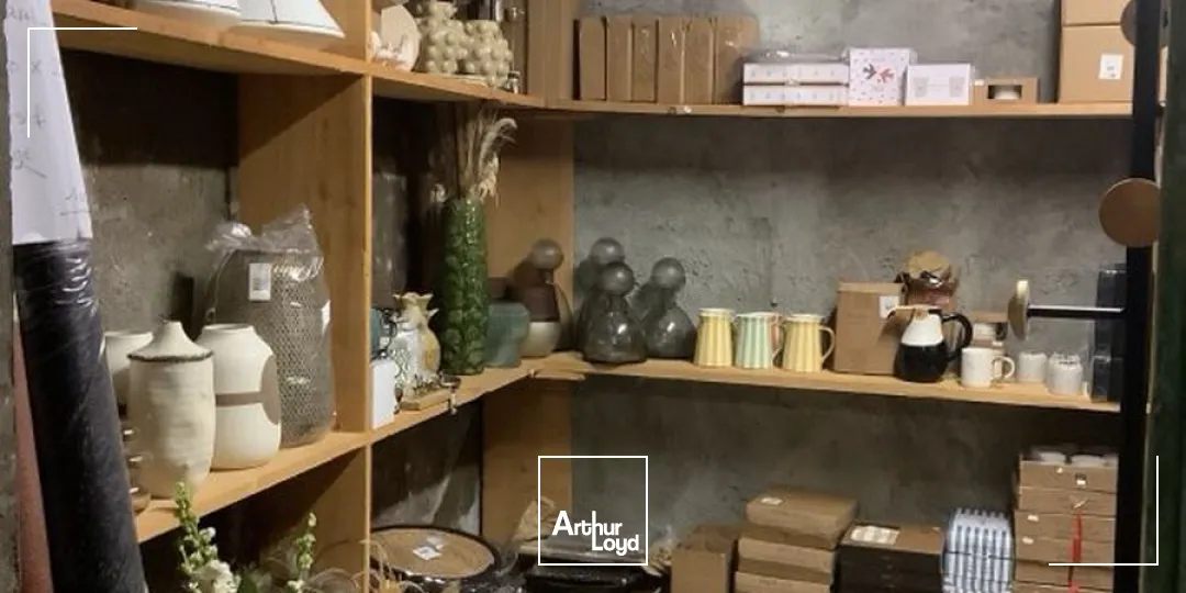 Locaux commerciaux - Vente - EU - 76260 - 315-315 - 7824660