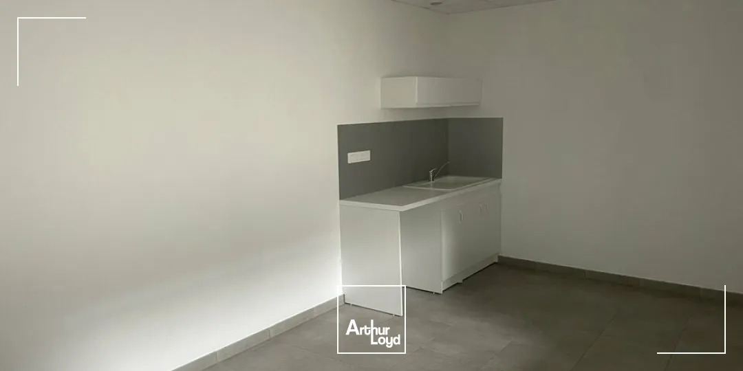 Locaux d'activité & Entrepôts - Location - DOMPIERRE-SUR-YON - 85170 - 747-747 - 7826379