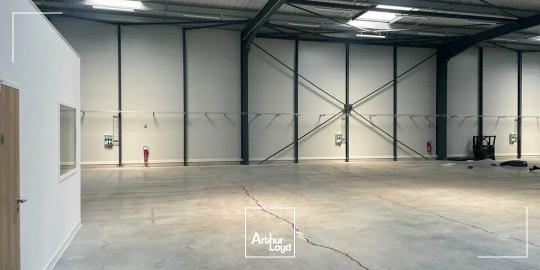 Locaux d'activité & Entrepôts - Location - DOMPIERRE-SUR-YON - 85170 - 747-747 - 7826374