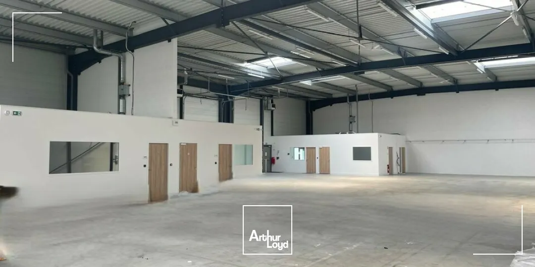 Locaux d'activité & Entrepôts - Location - DOMPIERRE-SUR-YON - 85170 - 747-747 - 7826375