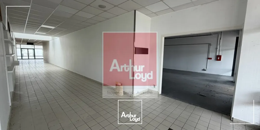 Locaux commerciaux - Location - PONT-SAINTE-MARIE - 10150 - 396-396 - 7826404