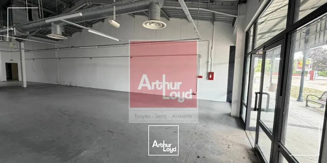 Locaux commerciaux - Location - PONT-SAINTE-MARIE - 10150 - 396-396 - 7826405