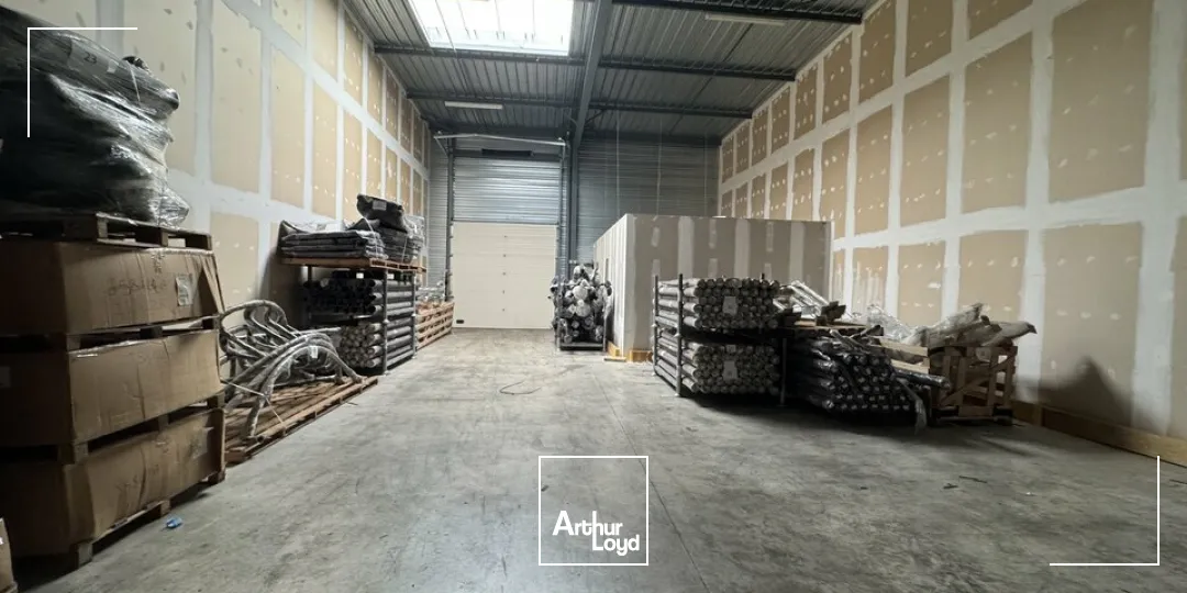 Locaux d'activité & Entrepôts - Location - MONTLOUIS SUR LOIRE - 37270 - 188-188 - 7826416