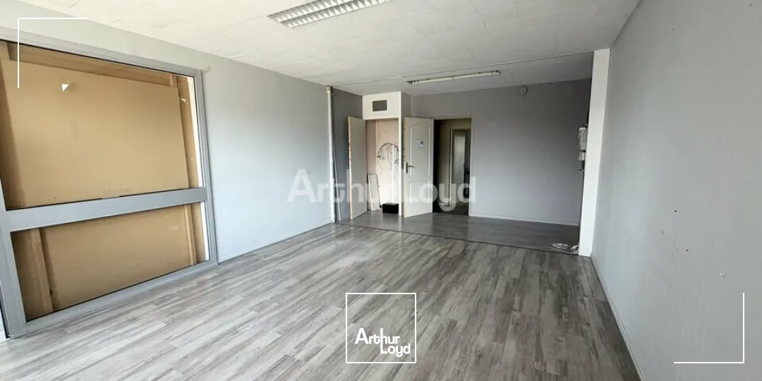 Locaux commerciaux - Location - CORMONTREUIL - 51350 - 166.15-166.15 - 7828161