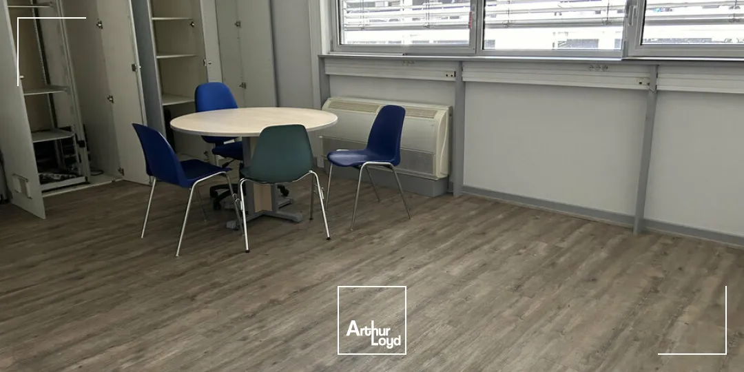 Locaux d'activité & Entrepôts - Vente - SAINT-LOUIS - 68300 - 1100-1100 - 7828901