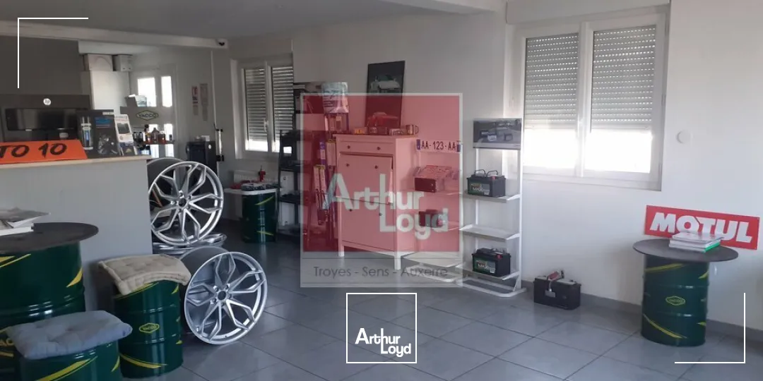 Locaux d'activité & Entrepôts - Location - LA CHAPELLE-SAINT-LUC - 10600 - 330-330 - 7832117