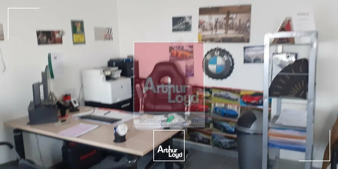 Locaux d'activité & Entrepôts - Location - LA CHAPELLE-SAINT-LUC - 10600 - 330-330 - 7832120