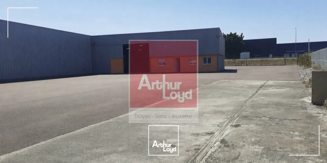 Locaux d'activité & Entrepôts - Location - LA CHAPELLE-SAINT-LUC - 10600 - 330-330 - 7832118