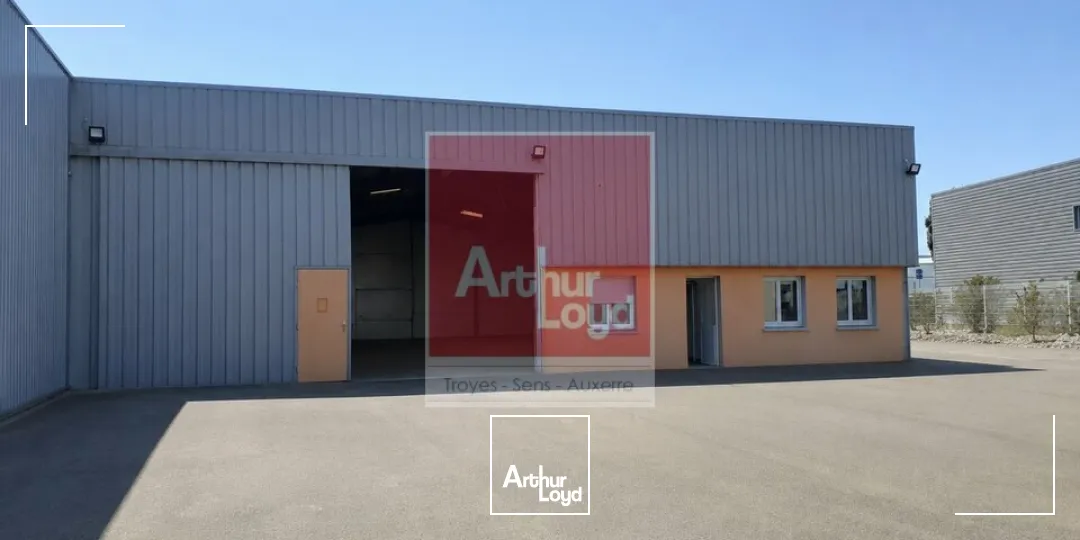 Locaux d'activité & Entrepôts - Location - LA CHAPELLE-SAINT-LUC - 10600 - 330-330 - 7832116