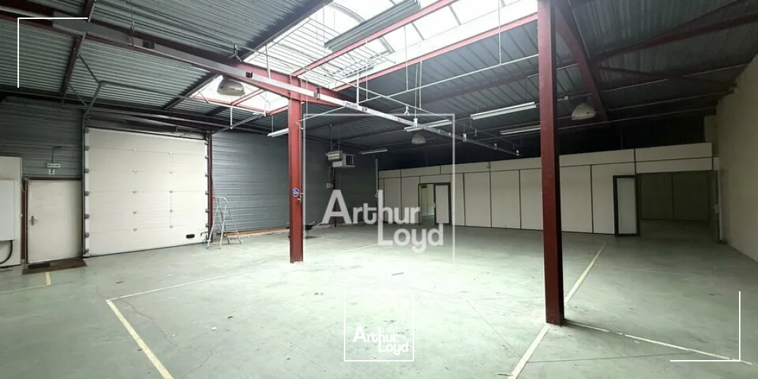 Locaux d'activité & Entrepôts - Location - VULAINES SUR SEINE - 77870 - 1000-1000 - 7832722