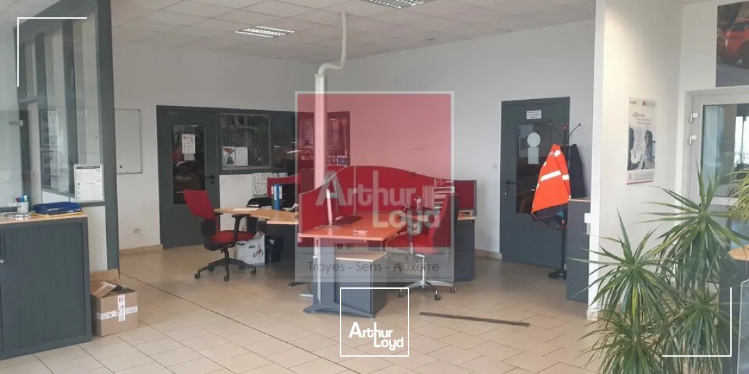 Locaux d'activité & Entrepôts - Location - LA CHAPELLE-SAINT-LUC - 10600 - 997-997 - 7833370