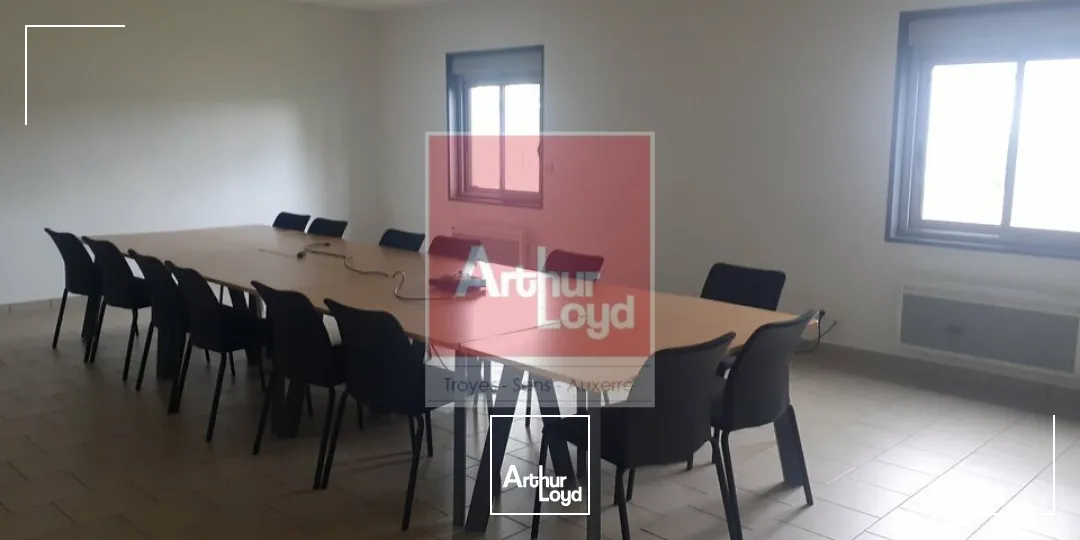 Locaux d'activité & Entrepôts - Location - LA CHAPELLE-SAINT-LUC - 10600 - 997-997 - 7833374