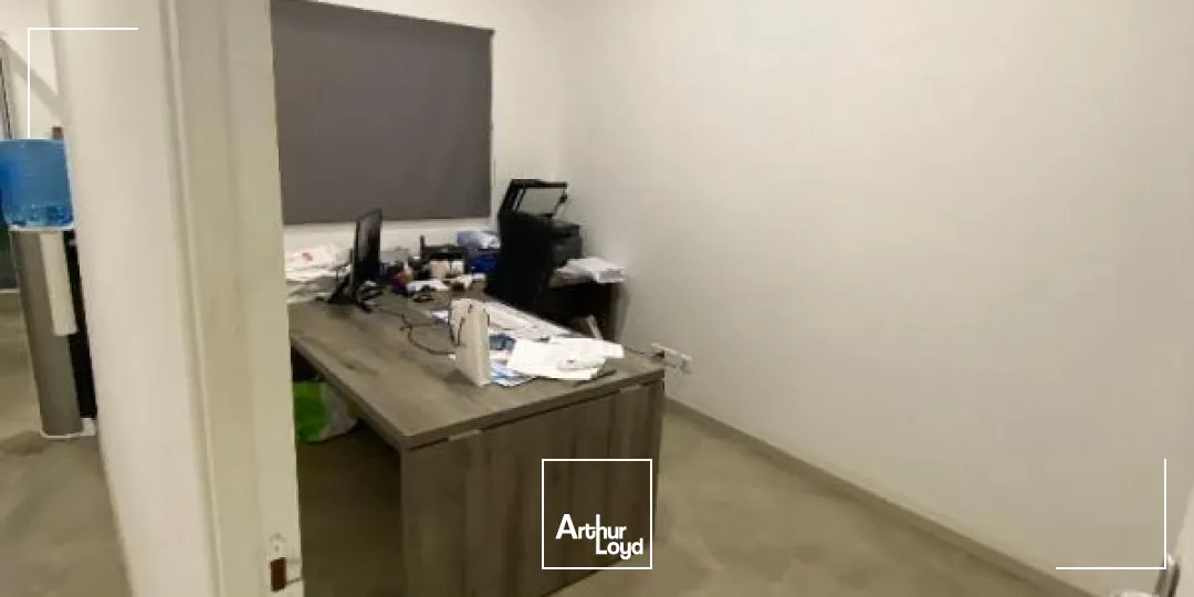Locaux d'activité & Entrepôts - Location - Fort De France - 97200 - 300-300 - 7833935