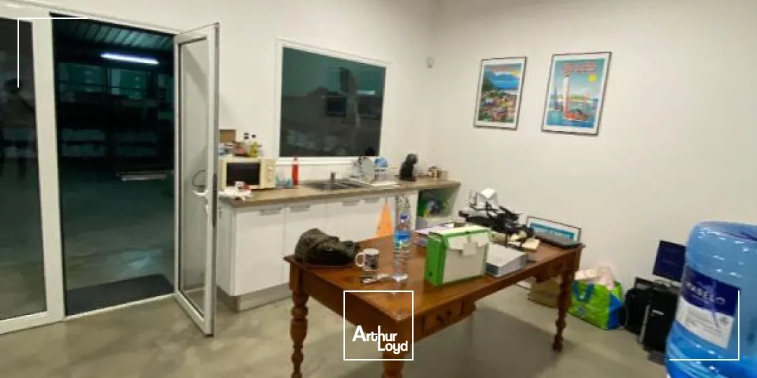 Locaux d'activité & Entrepôts - Location - Fort De France - 97200 - 300-300 - 7833929