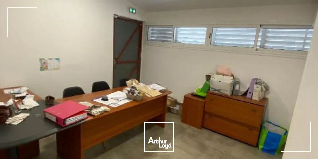Locaux d'activité & Entrepôts - Location - Fort De France - 97200 - 300-300 - 7833931