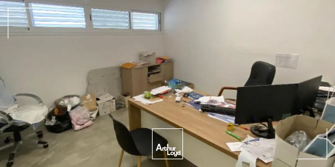 Locaux d'activité & Entrepôts - Location - Fort De France - 97200 - 300-300 - 7833928