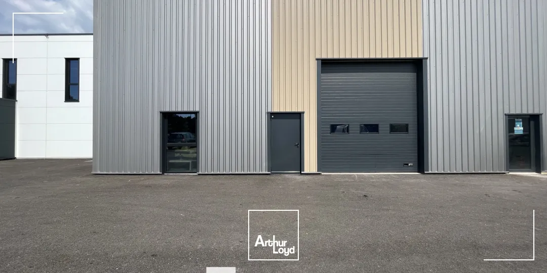 Locaux d'activité & Entrepôts - Location - VAULX MILIEU - 38090 - 200-200 - 7834496