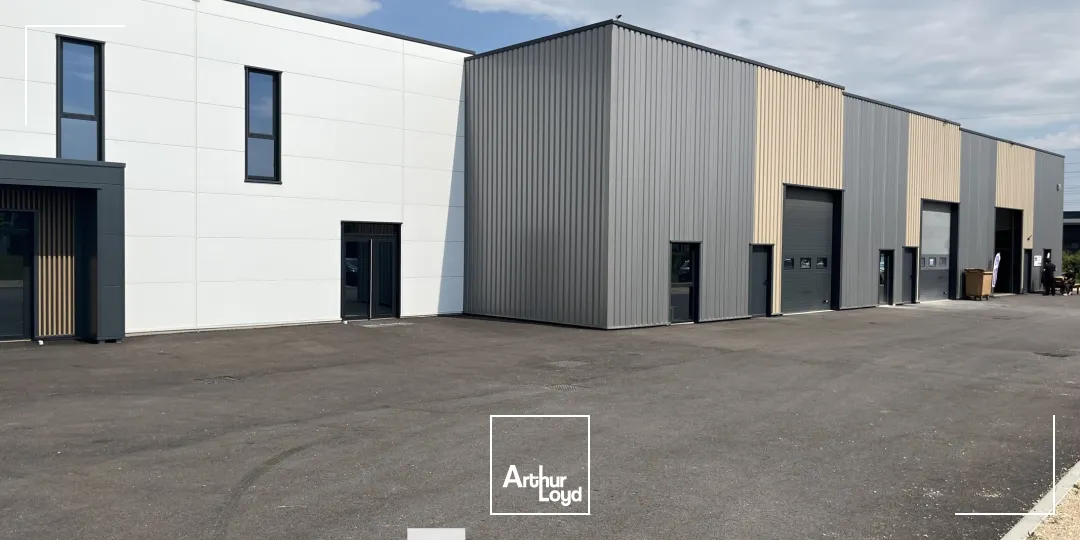 Locaux d'activité & Entrepôts - Location - VAULX MILIEU - 38090 - 200-200 - 7834495