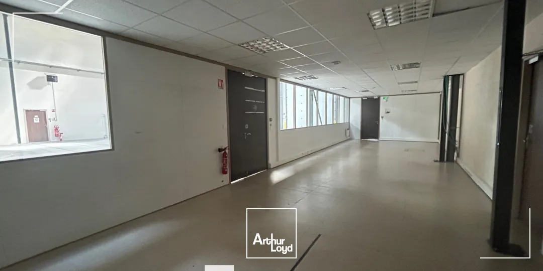 Locaux d'activité & Entrepôts - Location - SAINT PRIEST - 69800 - 203.14-1990.3 - 7834637