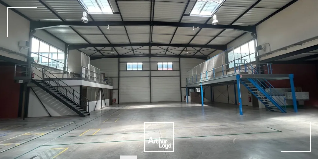 Locaux d'activité & Entrepôts - Location - SAINT PRIEST - 69800 - 203.14-1990.3 - 7834647