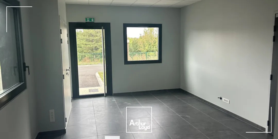 Locaux d'activité & Entrepôts - Location - LA TOUR DE SALVAGNY - 69890 - 242.87-584.98 - 7834661