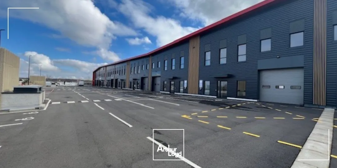 Locaux d'activité & Entrepôts - Location - ELANCOURT - 78990 - 542-2704 - 7836211